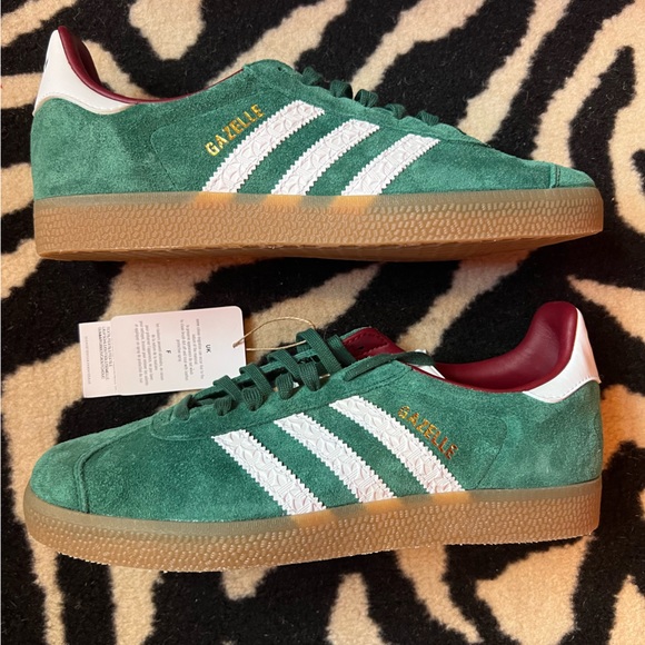 NWT Adidas Gazelle Originals Sneakers Collegiate Green Gum Sz Men 6/Women 7 - Picture 11 of 16
